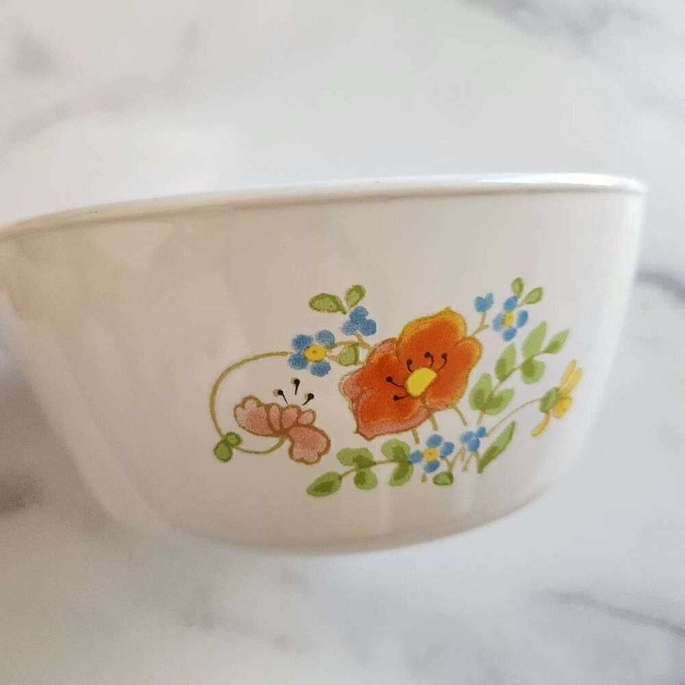 Corningware 2.5 cup 70s white cooling pot matching clear glass lid retro floral